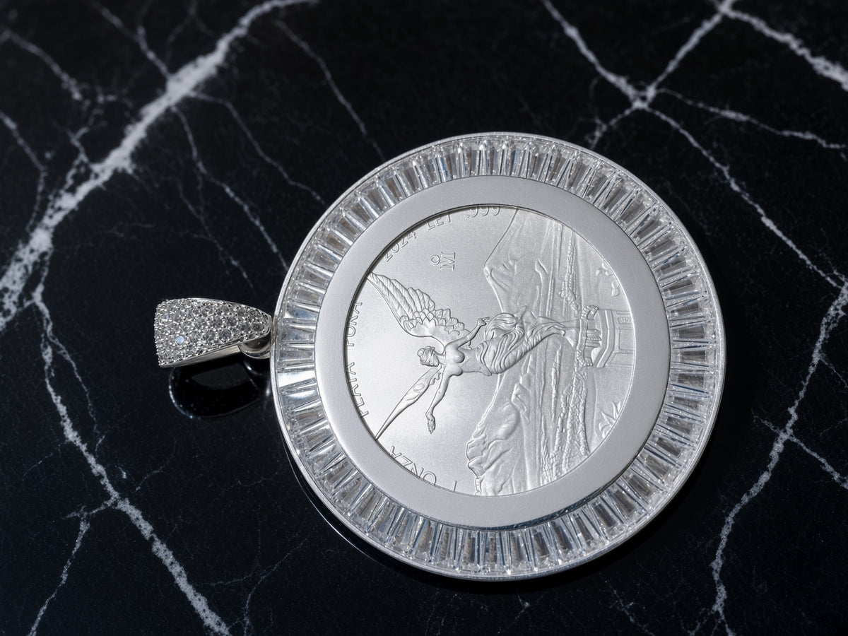 Dije de Onza de Plata Pura Libertad con Bisel Italiano de Plata .925 y Cortes Brillantes