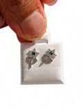 Aretes de plata 925 lleva contigo la elegancia atemporal y la frescura de la naturaleza con estos sofisticados aretes de diseño floral.